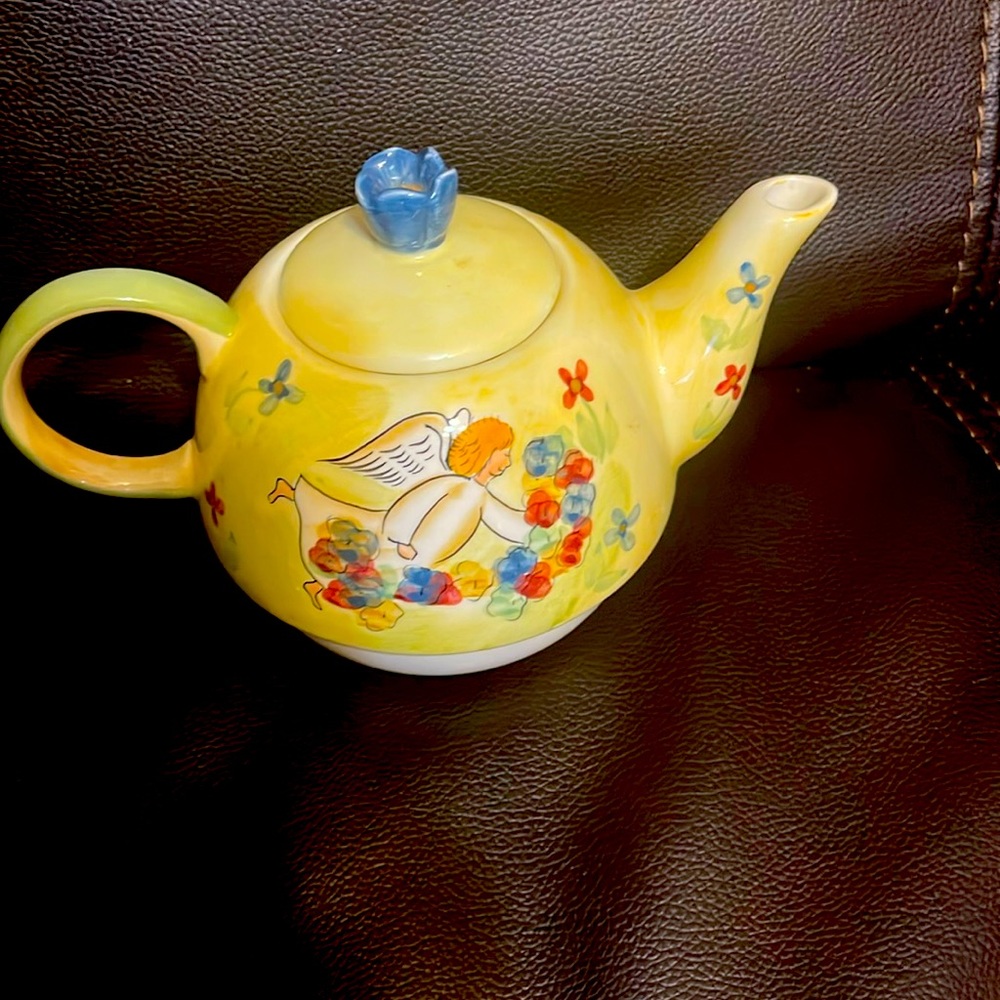 Messa VintagE Teapot